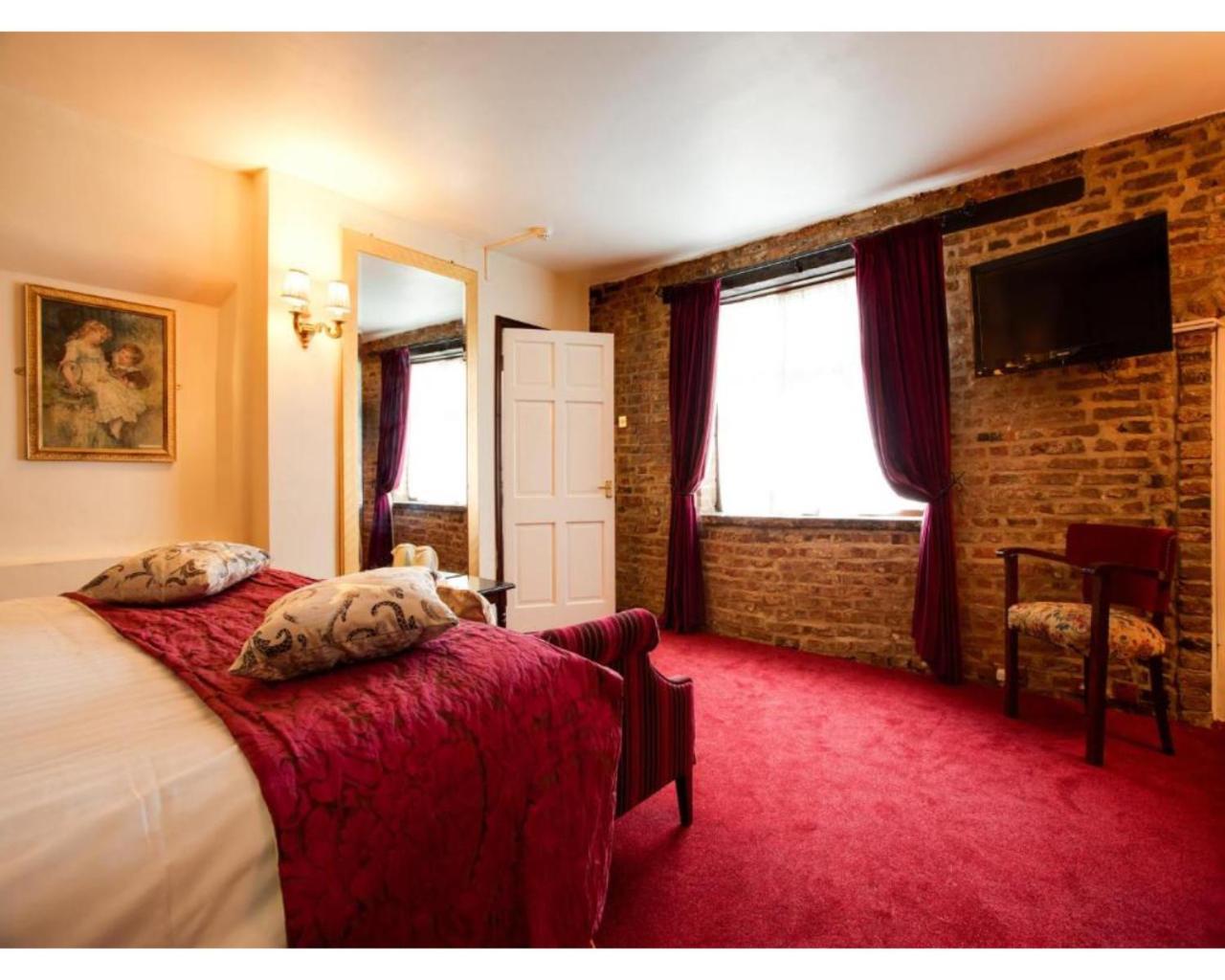 The Rose And Crown Hotel Wisbech Dış mekan fotoğraf